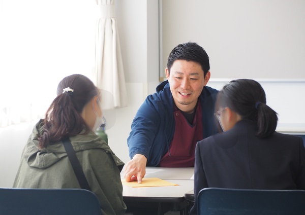 施設見学の様子